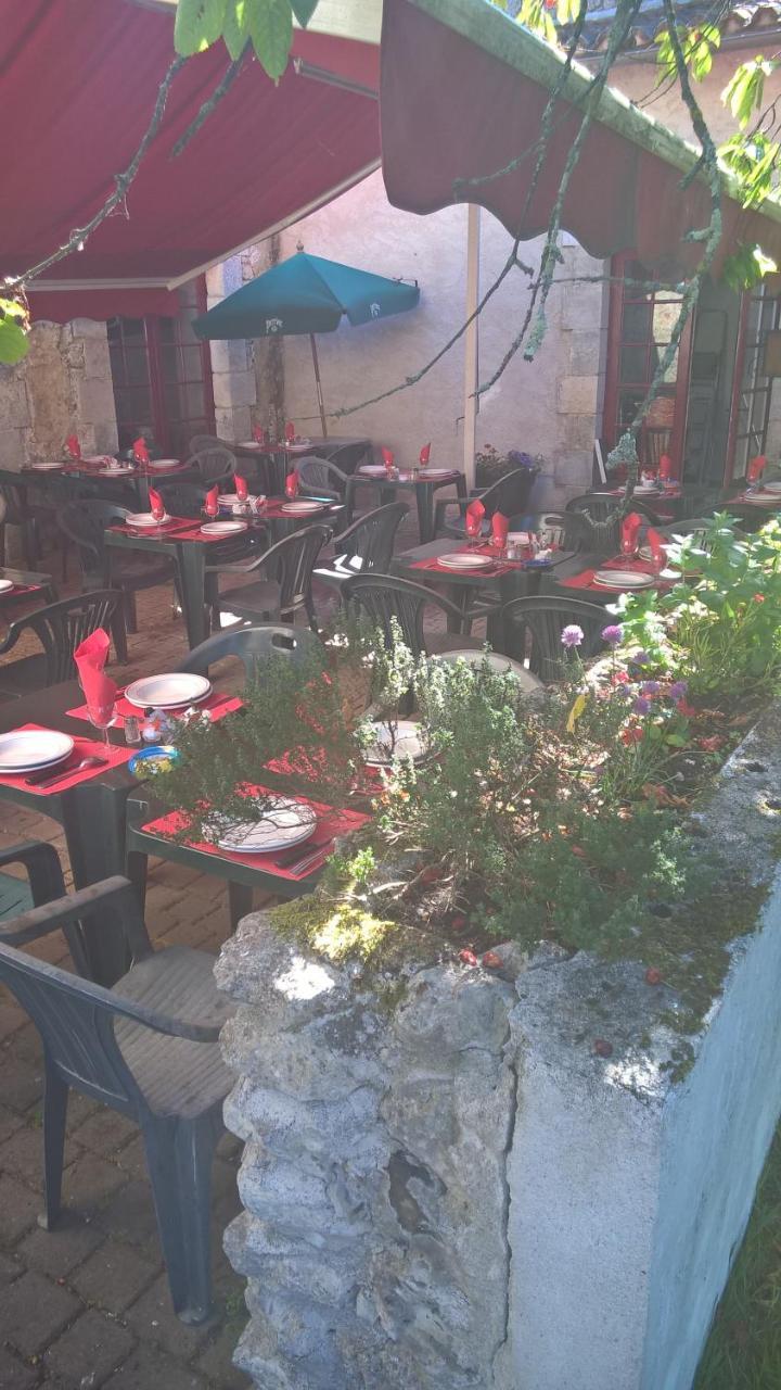 La Fin De La Faim Bed and Breakfast La Tour-Blanche Εξωτερικό φωτογραφία